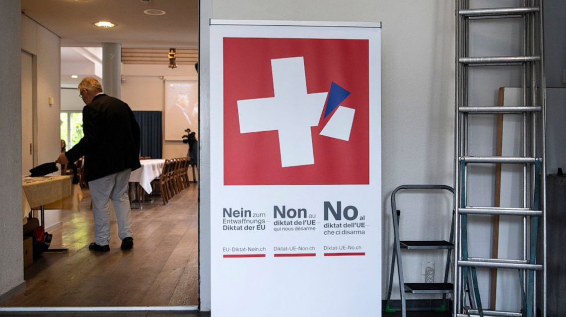 İsviçre'de hükümetin karşı çıktığı yasak kabul edildi