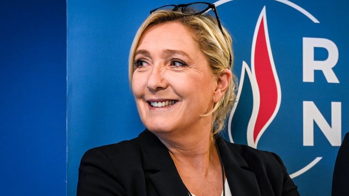 Le Pen'den seçimler için taktiksel adım 