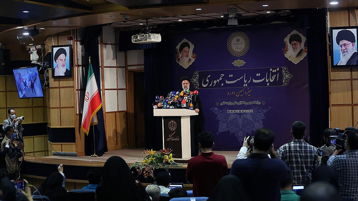 İran'da cumhurbaşkanlığı seçimleri için adaylar açıklandı