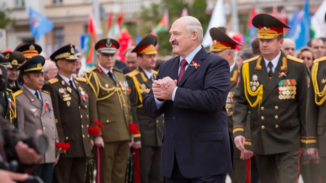Belarus siyasetinde yeni yöntem: Askeri müdahale için "bağış"