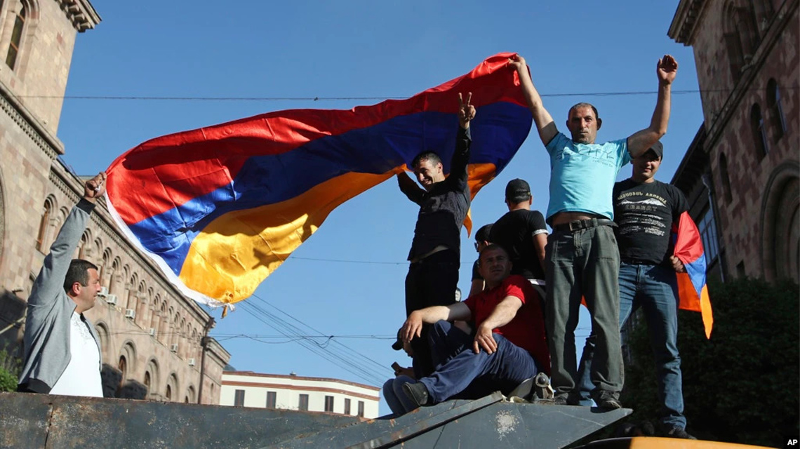 Ermenistan'da erken genel seçimler yapılıyor
