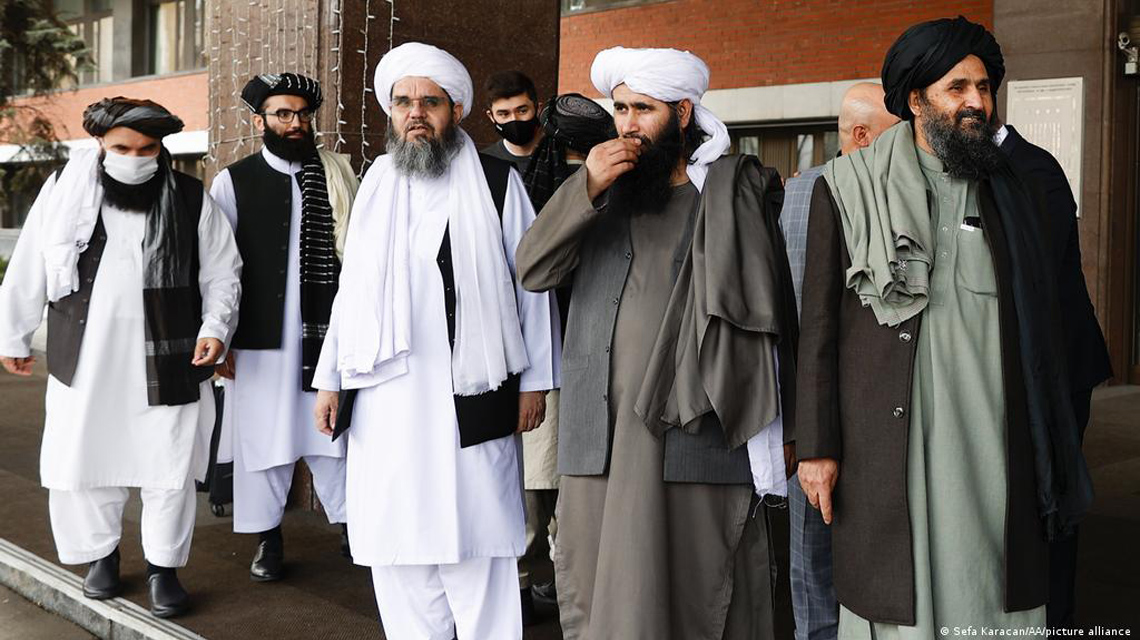 Kaosun gölgesinde: Taliban hükümet görüşmelerine başladı