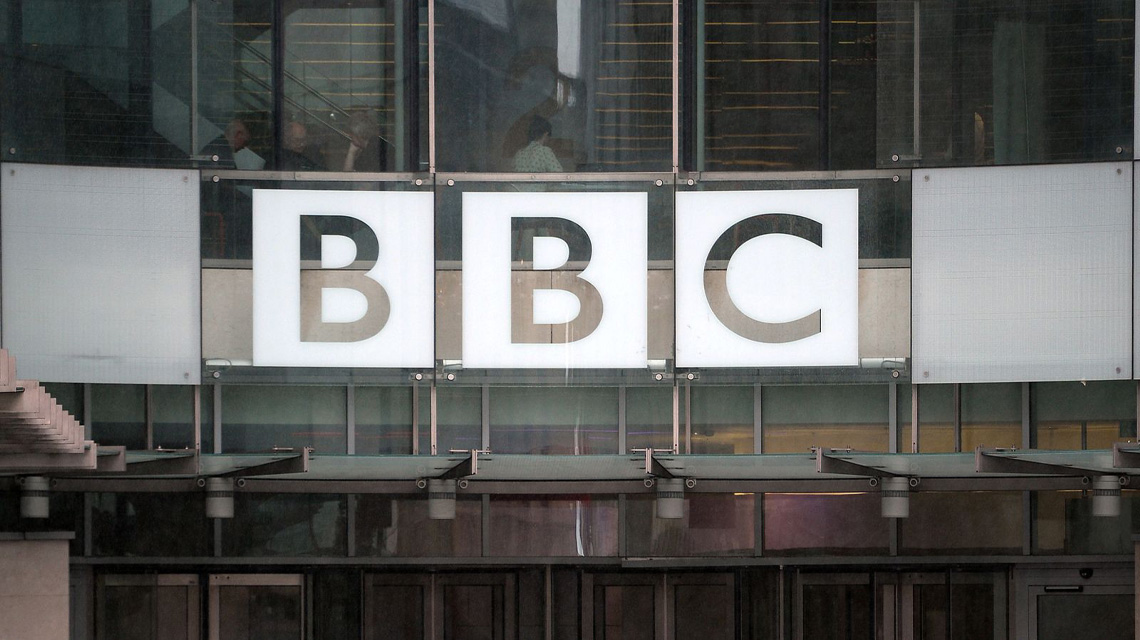 İngiliz hükümeti BBC’ye ayrılan fonu azaltıyor