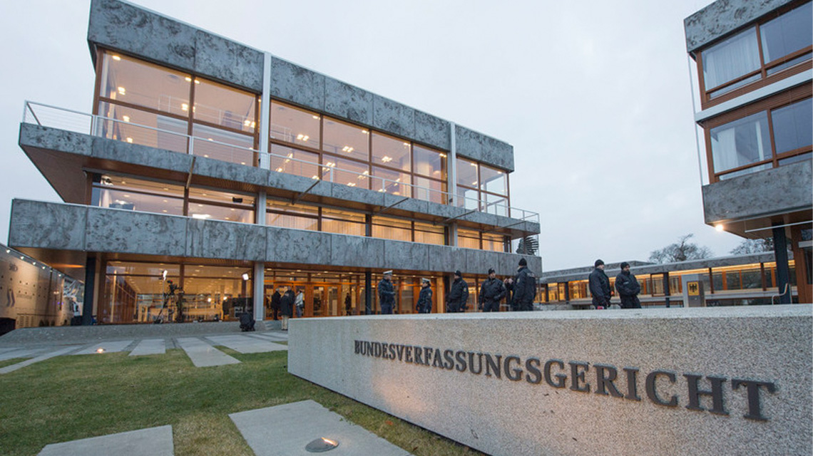 Almanya'da yüksek mahkemeden "siyasilere hakaret" kararı