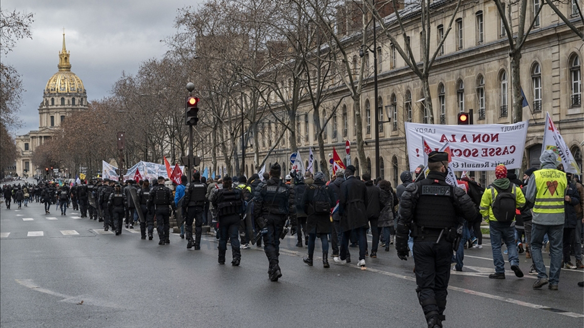Fransa'da hükümet politikaları protesto ediliyor