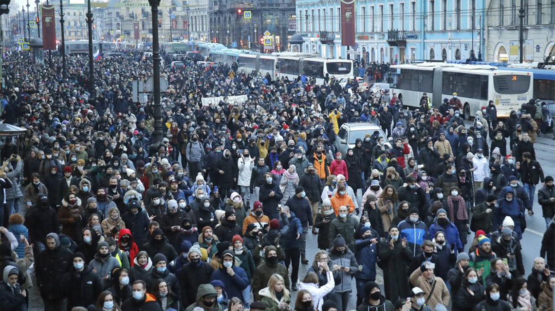 Rusya'da muhalefet Navalnıy için meydanlarda